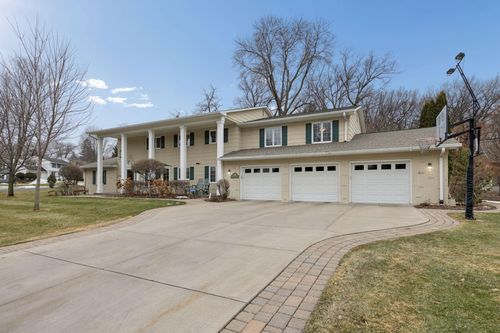6716 W Shore Dr, Edina, MN, 55435-1556 | Card Image