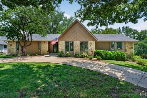 3952 Sw Canterbury Town Rd, Topeka, KS, 66610-1405 | Card Image
