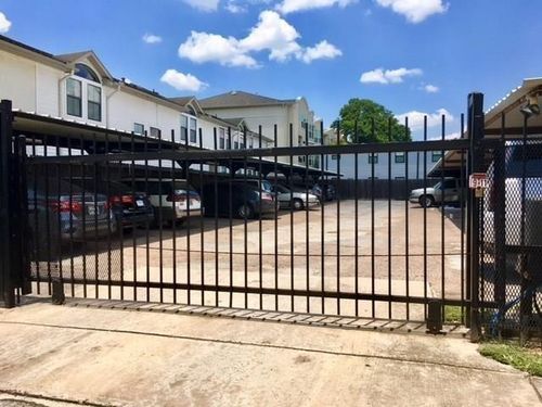 105-2516 Commonwealth St, Houston, TX, 77006-2556 | Card Image