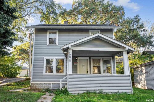 209 E 13th St, Davenport, IA, 52803-4514 | Card Image