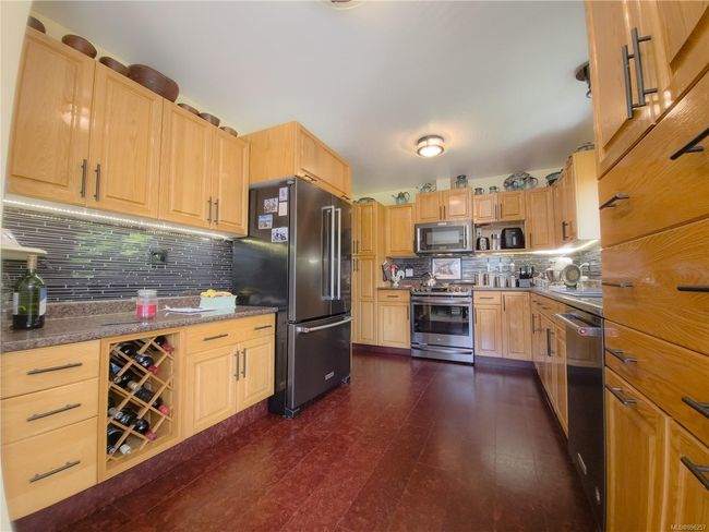 Gorgeous kitchen | Image 11