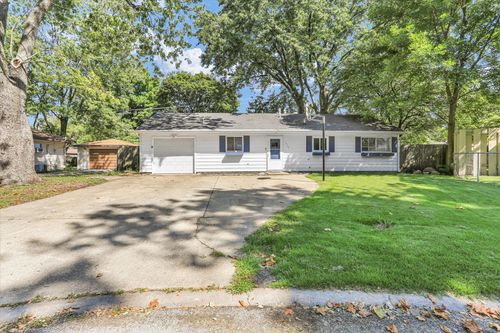1810 Greendale Dr, Champaign, IL, 61821-4915 | Card Image
