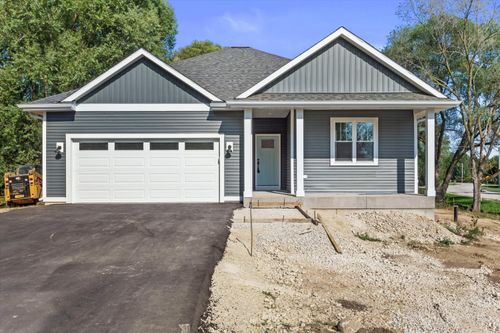 200 Penny Ln, Newburg, WI, 53095 | Card Image