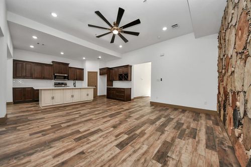 220 Laurel Dr, Livingston, TX, 77351 | Card Image