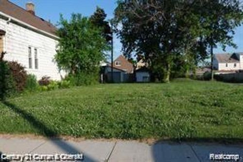 2438 Grant St, Hamtramck, MI, 48212-2267 | Card Image
