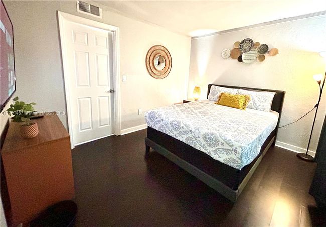 1011 - 1011 Nw 7 Th Ave, Townhouse with 2 bedrooms, 2 bathrooms and null parking in Miami FL | Image 14
