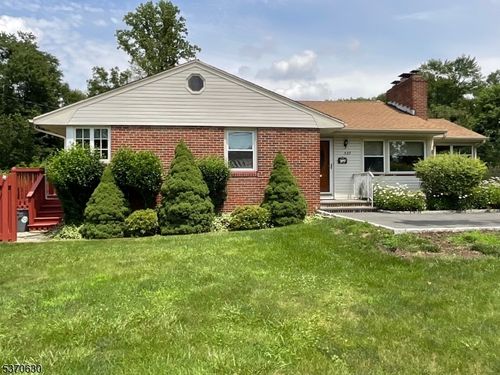 537 Eagle Rock Ave, West Orange, NJ, 07052-3677 | Card Image