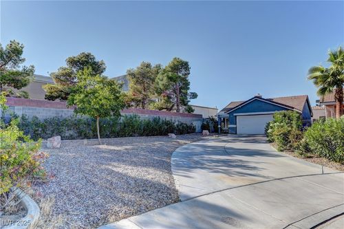 6653 Sweetzer Way, Las Vegas, NV, 89108-7310 | Card Image