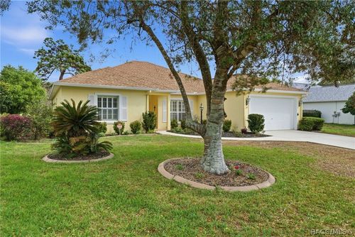 39 W Amalfi Court, Beverly Hills, FL, 34465 | Card Image