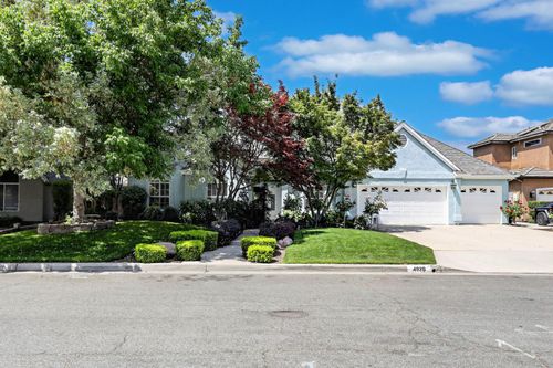 4926 W Pinedale Ave, Fresno, CA, 93722-3404 | Card Image