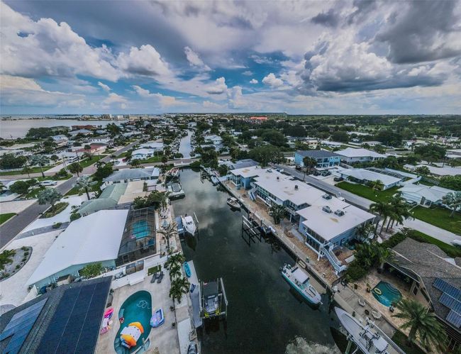 APT-11 - 2186 Edythe Dr, Condo with 2 bedrooms, 1 bathrooms and null parking in DUNEDIN FL | Image 8