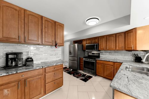 15513-15513 Whitehall Ln, Orland Park, IL, 60462-7733 | Card Image