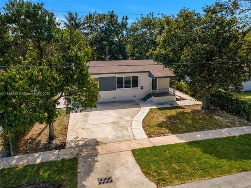 130 Ne 169th Ter, North Miami Beach, FL, 33162-1754 | Card Image