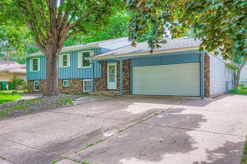 10465 Osage St Nw, Coon Rapids, MN, 55433-4632 | Card Image