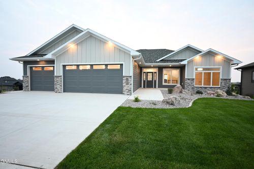 5903 Heritage Ridge Rd, Bismarck, ND, 58503-7314 | Card Image