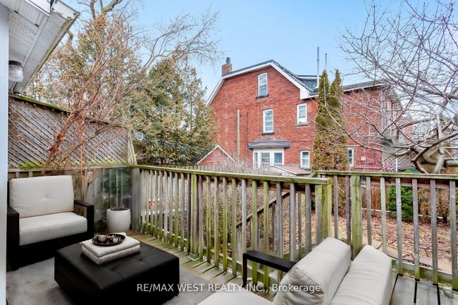 96 Roncesvalles Ave, Home with 3 bedrooms, 3 bathrooms and null parking in Toronto ON | Image 17