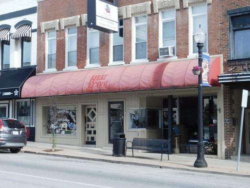 72 W Main St, Danville, IN, 46122-1704 | Card Image