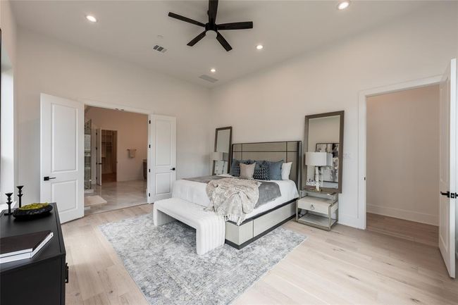 5008 Holt St, House other with 4 bedrooms, 6 bathrooms and 2 parking in Bellaire TX | Image 16