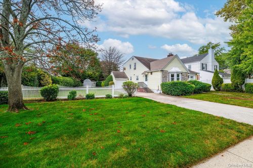 10 Cornell Pl, East Rockaway, NY, 11518-1306 | Card Image