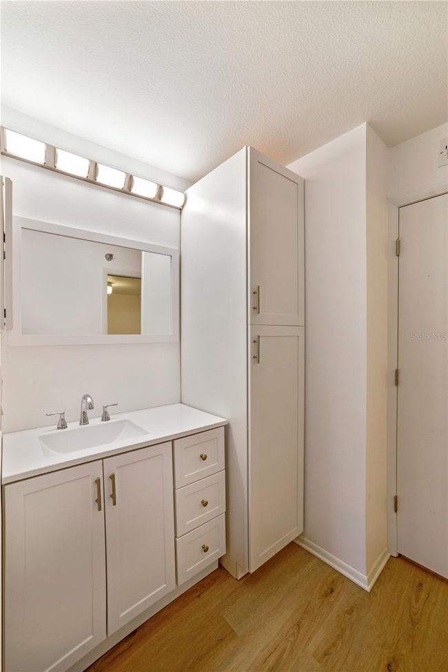 Guest bath | Image 7