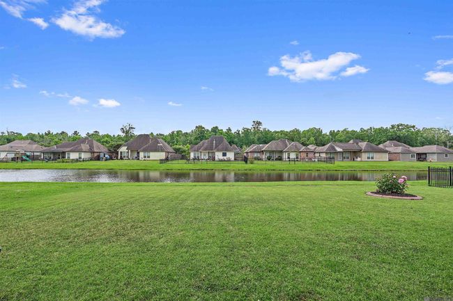 17036 Bentons Ferry Ave, House other with 4 bedrooms, 2 bathrooms and 10 parking in Greenwell Springs LA | Image 4