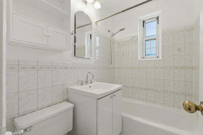 APT-2F - 8400 Boulevard E, Home with 1 bedrooms, 1 bathrooms and null parking in North Bergen NJ | Image 9