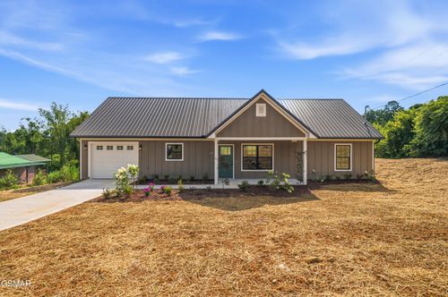 2816 Holiday Hills Rd, Kodak, TN, 37764-1754 | Card Image