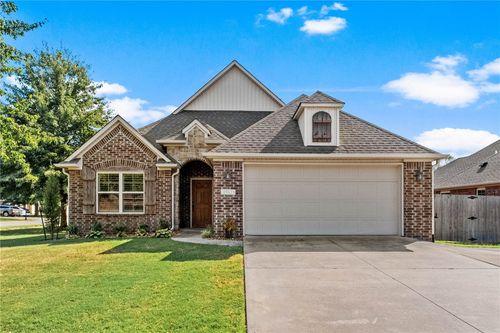 3905 W Providence Dr, Fayetteville, AR, 72704-6247 | Card Image
