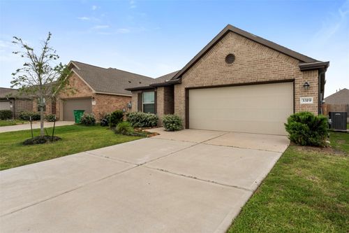 3319 Meadknoll Ln, Richmond, TX, 77406-1046 | Card Image