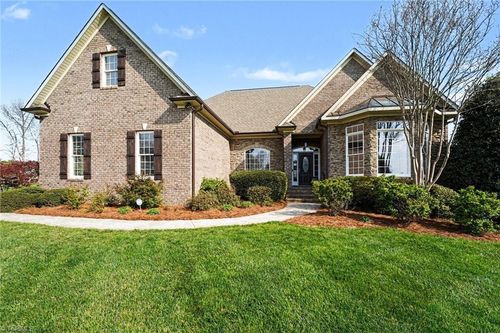 2001 Anchoridge Ave, High Point, NC, 27265-9318 | Card Image