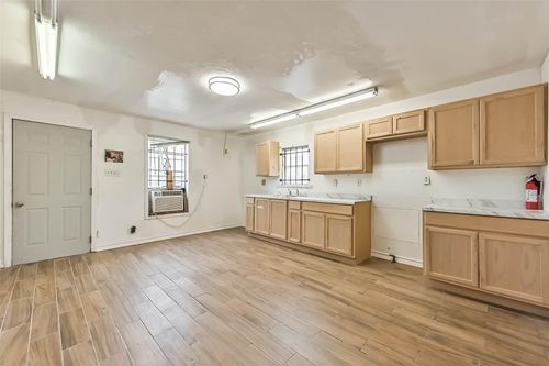 3822 Wipprecht St, Houston, TX, 77026-3930 | Card Image