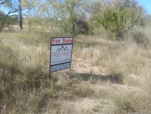 10091 N Us Highway 83, Uvalde, TX, 78801 | Card Image