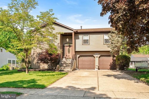 8 Heritage Way, Lawrence Township, NJ, 08648 | Card Image
