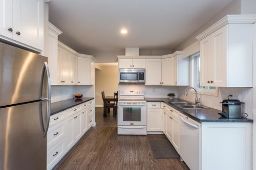 9966 Merritt Dr, Chilliwack, BC, V2P7B7 | Card Image