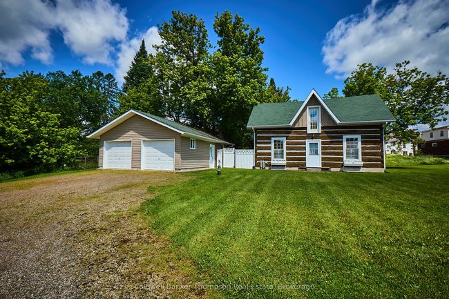 2148 Stisted Rd S, House other with 3 bedrooms, 2 bathrooms and 6 parking in Sprucedale ON | Image 30