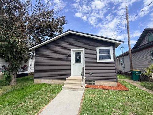 213 W Cedar St, Houston, MN, 55943-8709 | Card Image