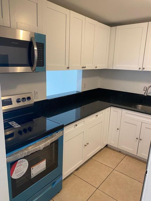 apt-303-5122 Nw 79th Ave, Doral, FL, 33166-4751 | Card Image