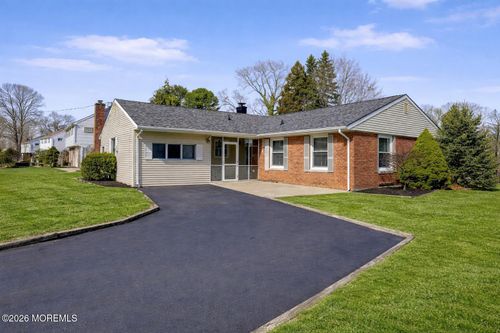 1 Peachtree Rd, Oakhurst, NJ, 07755-1009 | Card Image