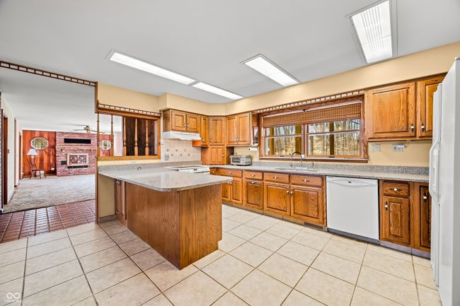 1828 W 750 S, House other with 3 bedrooms, 3 bathrooms and null parking in Trafalgar IN | Image 90