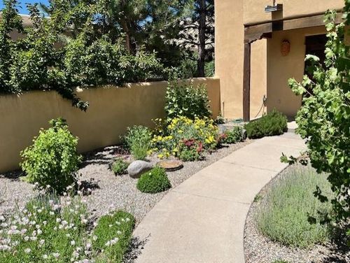 106 Vista Ln, Taos, NM, 87571-5311 | Card Image