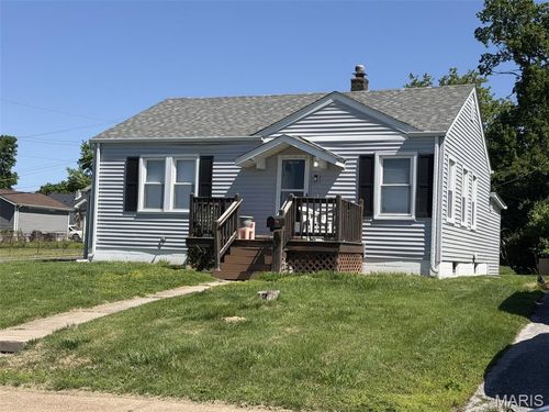 9447 Miriam Ave, Overland, MO, 63114-3913 | Card Image
