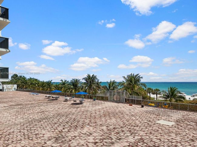 APT-1015 - 6039 Collins Ave, Condo with 1 bedrooms, 2 bathrooms and null parking in Miami Beach FL | Image 48