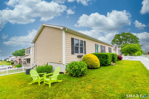 4 Sunrise Ave, Niantic, CT, 06357-3417 | Card Image