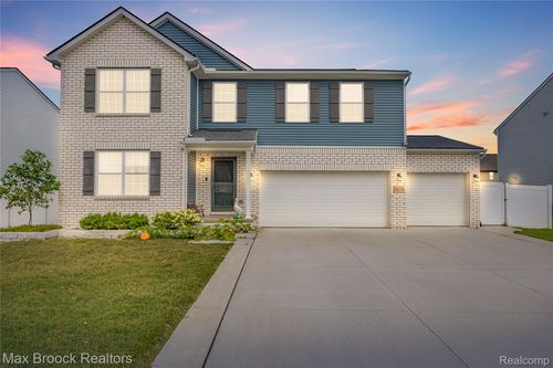 58176 Thomas Dr, New Haven, MI, 48048-3325 | Card Image