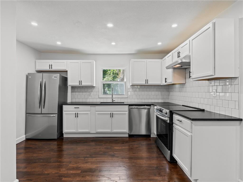 B St, Blue Springs, MO 64015