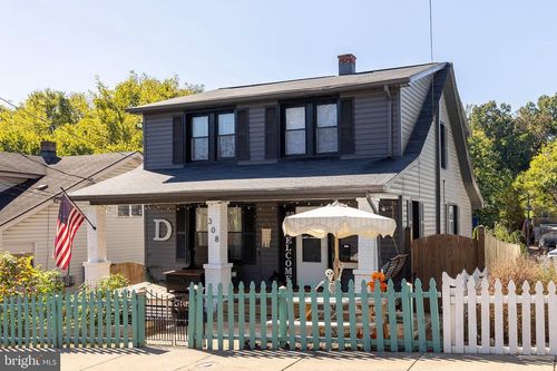 308 W Main St, FRONT ROYAL, VA, 22630-2526 | Card Image