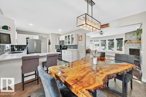 17232 76 Ave Nw, Edmonton, AB, T5T0A5 | Card Image