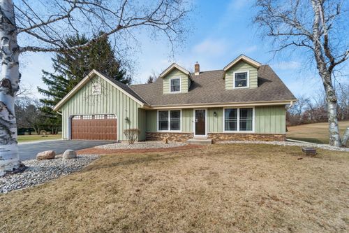 W322S7085 Claire Dr, Mukwonago, WI, 53149 | Card Image