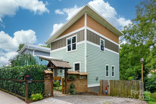 141 State St, Asheville, NC, 28806-3341 | Card Image