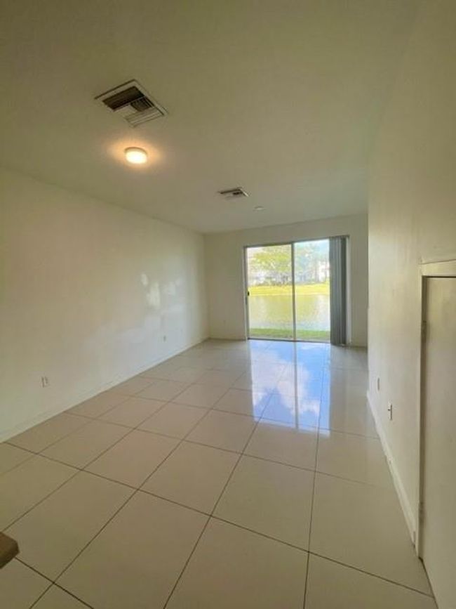 3515 Nw 13 Th St, Townhouse with 3 bedrooms, 3 bathrooms and null parking in Lauderhill FL | Image 9
